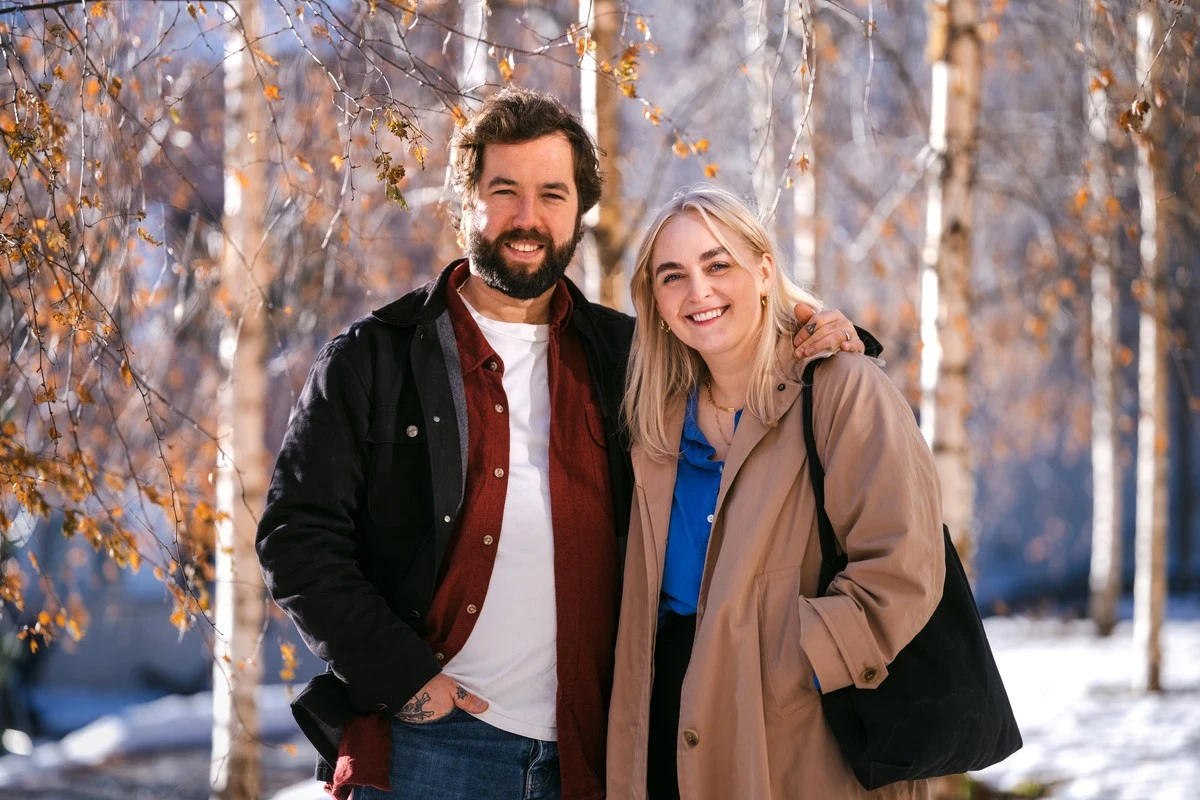 Team che analizza un dossier di finanziamento